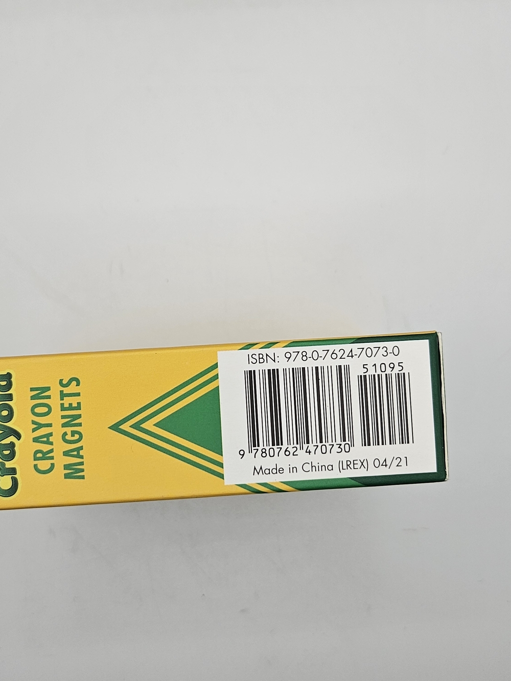 Crayola Crayon Magnets - Yellow Green Packaging - Picture 2 of 6